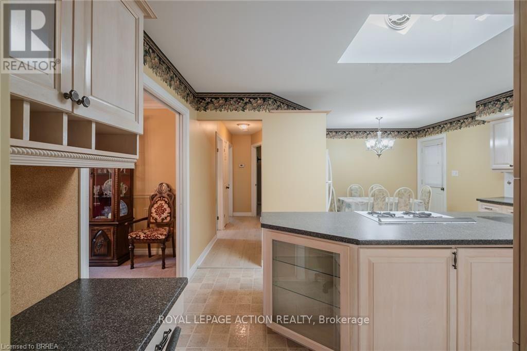 41 ROYAL OAK DRIVE - 19