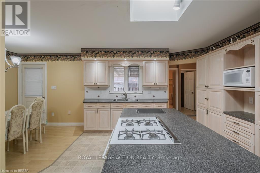 41 ROYAL OAK DRIVE - 21