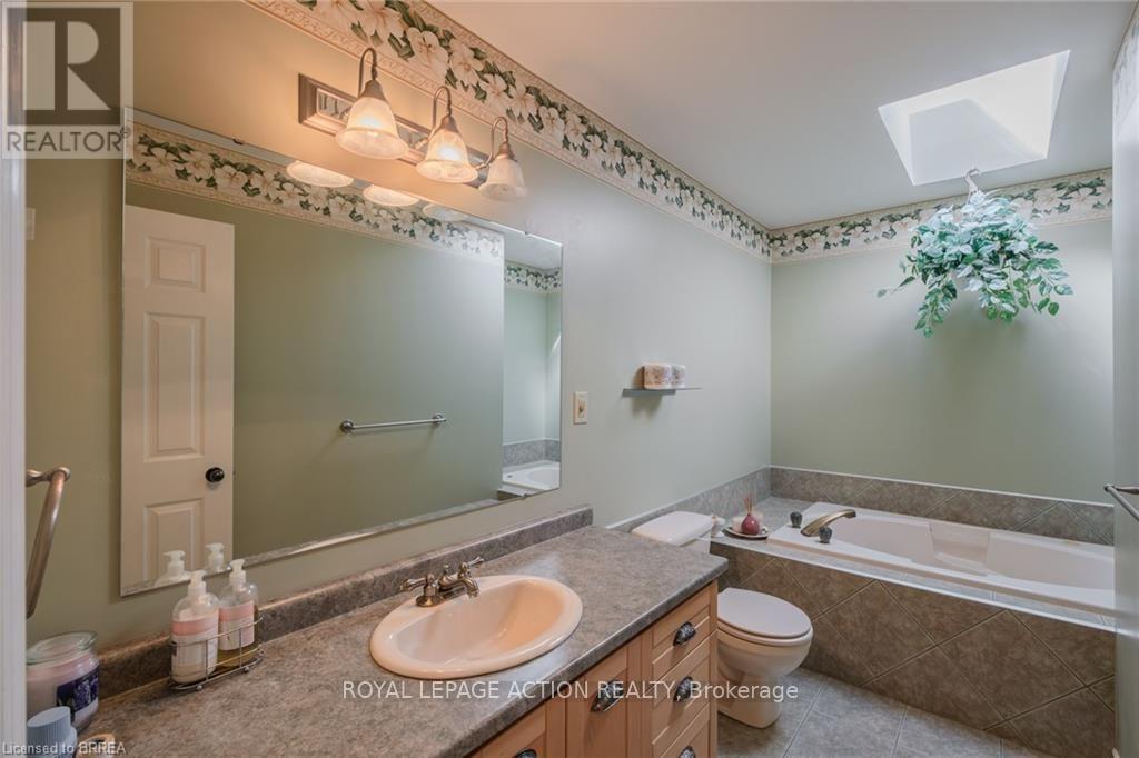 41 ROYAL OAK DRIVE - 28