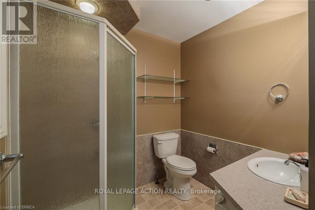 41 ROYAL OAK DRIVE - 35