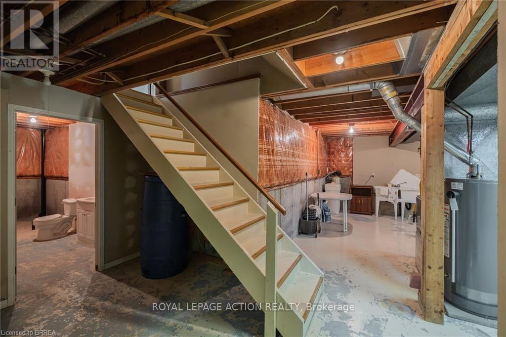 41 ROYAL OAK DRIVE - 37