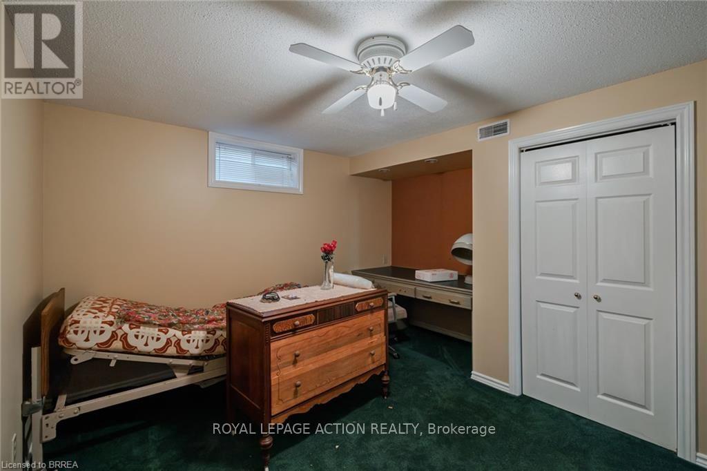 41 ROYAL OAK DRIVE - 42
