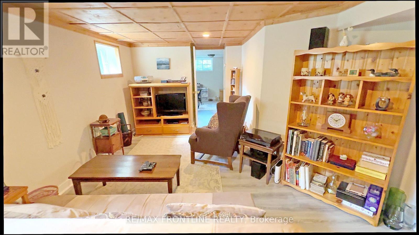 2303 JAMES CRAIG STREET - 16