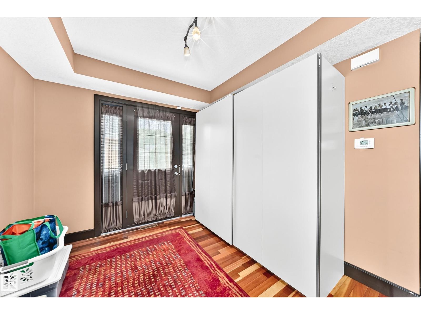 12211 107 ST NW - 18