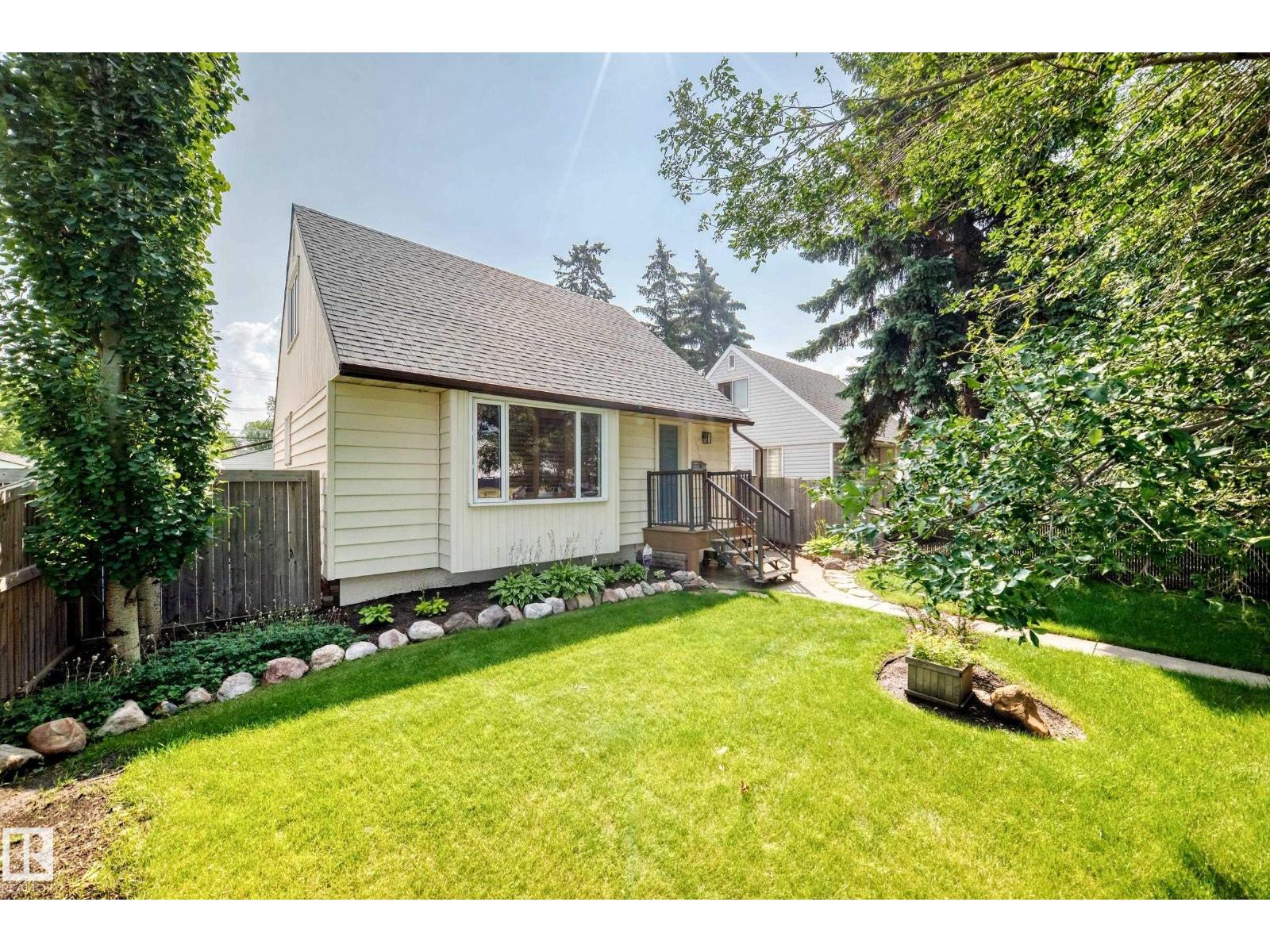 12211 107 ST NW, Westwood (Edmonton), Edmonton photo 2