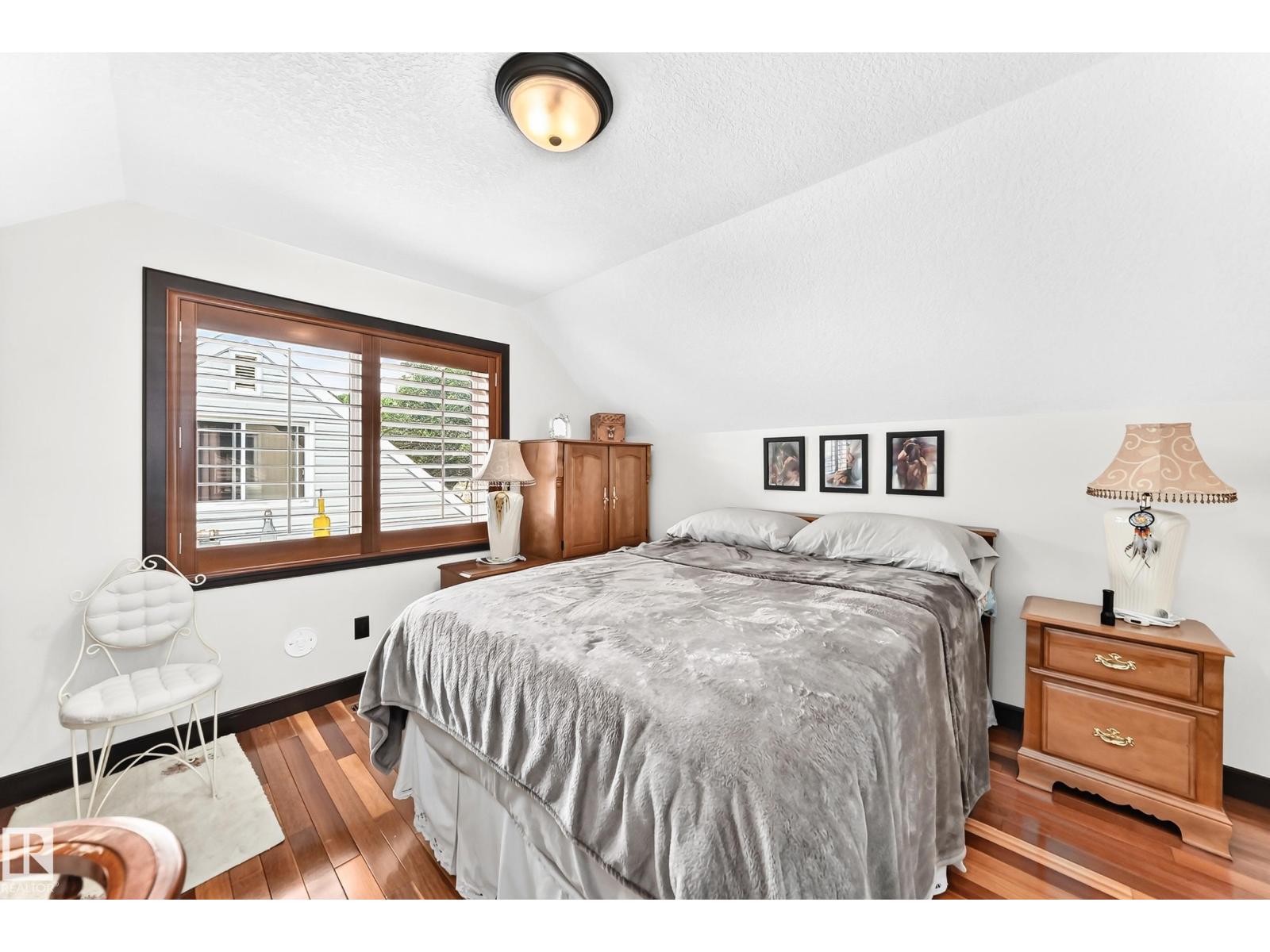 12211 107 ST NW - 30