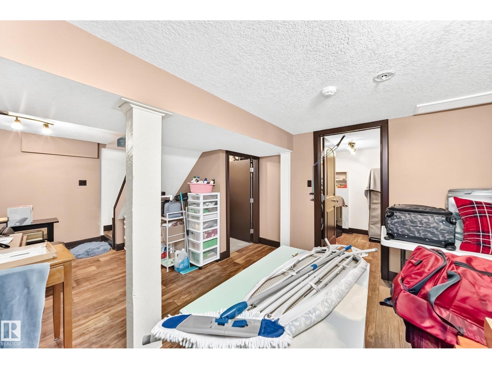 12211 107 ST NW - 38