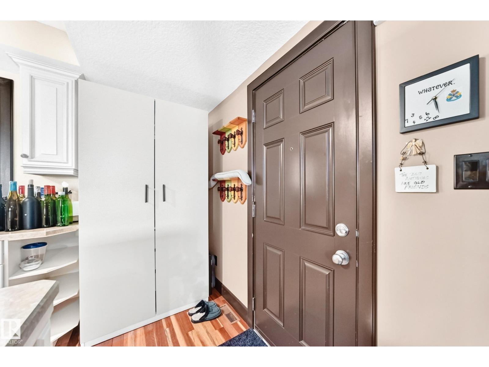 12211 107 ST NW - 4