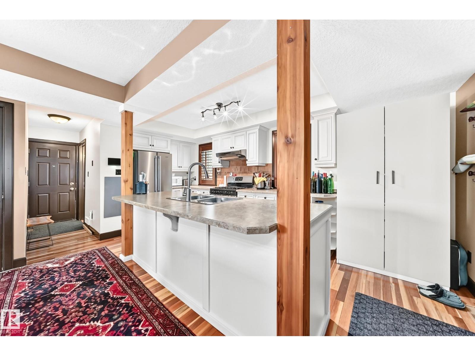 12211 107 ST NW - 5