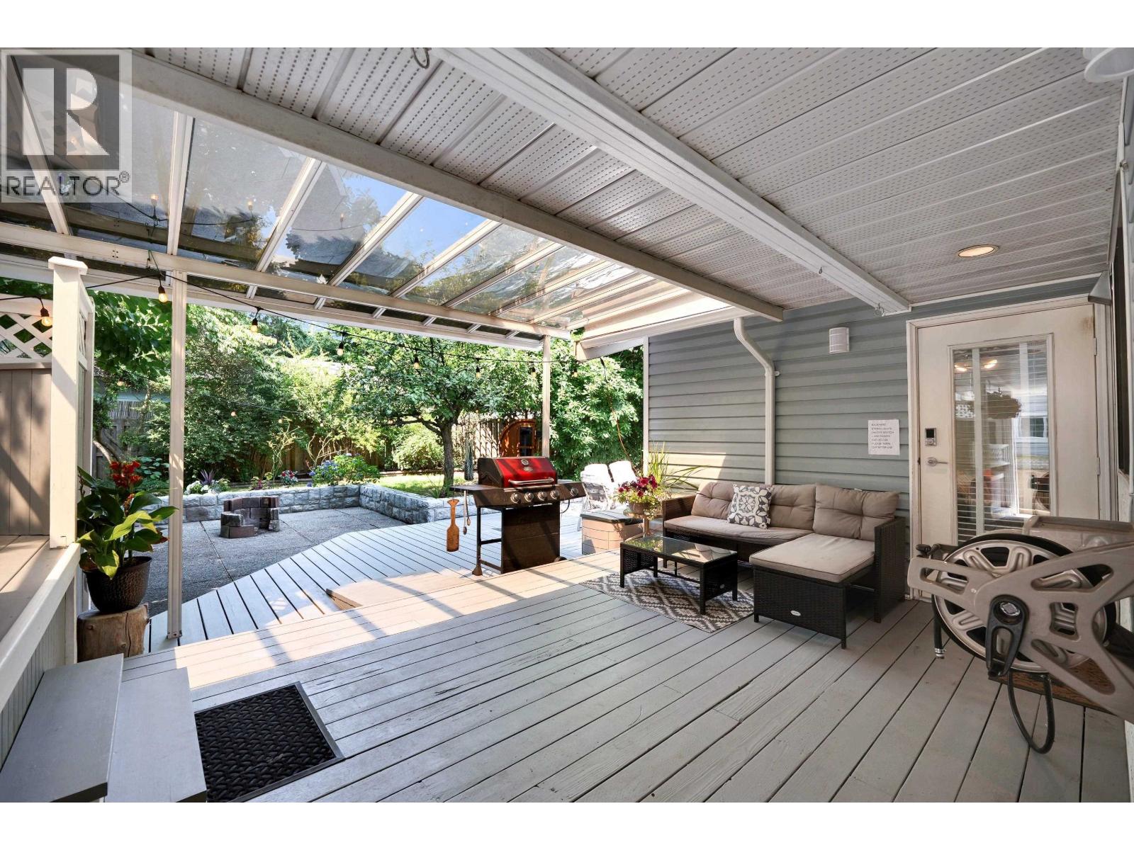 38089 GUILFORD DRIVE, Squamish