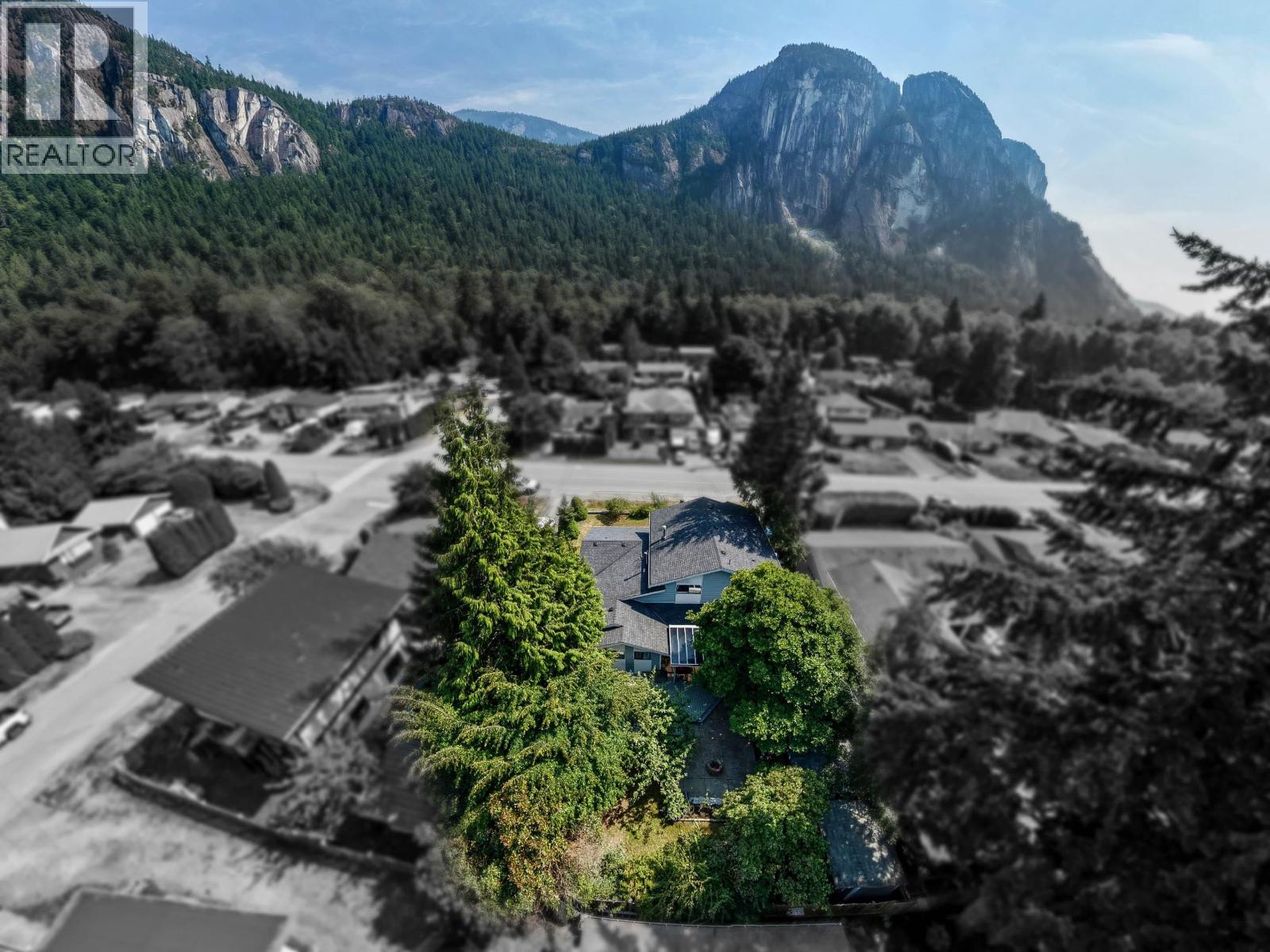 38089 GUILFORD DRIVE, Squamish