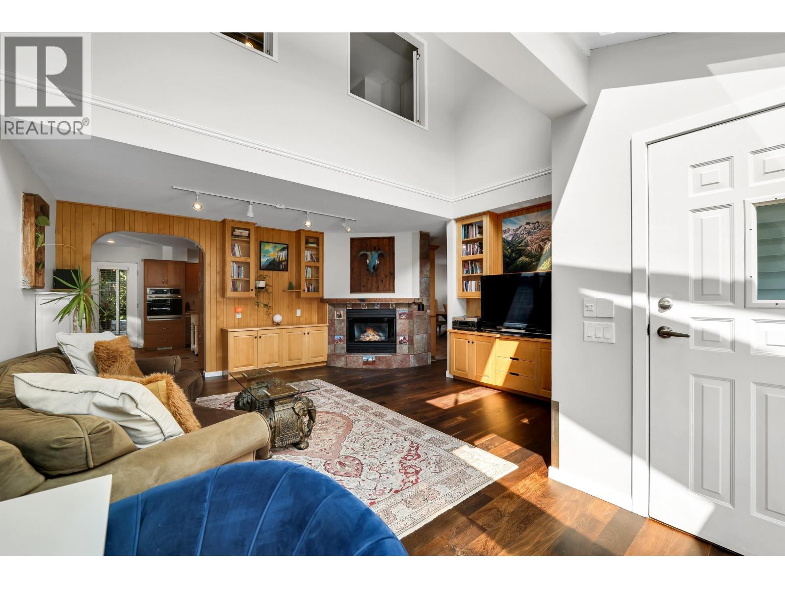 38089 GUILFORD DRIVE, Squamish