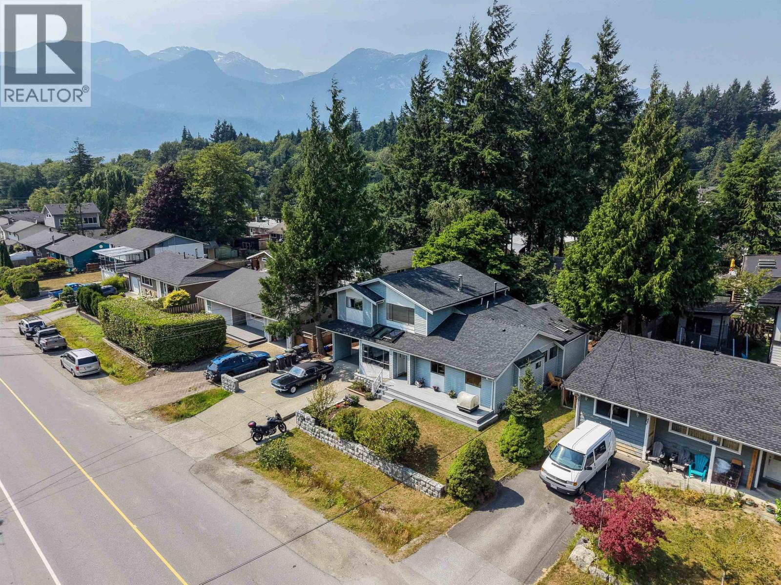 38089 GUILFORD DRIVE, Squamish