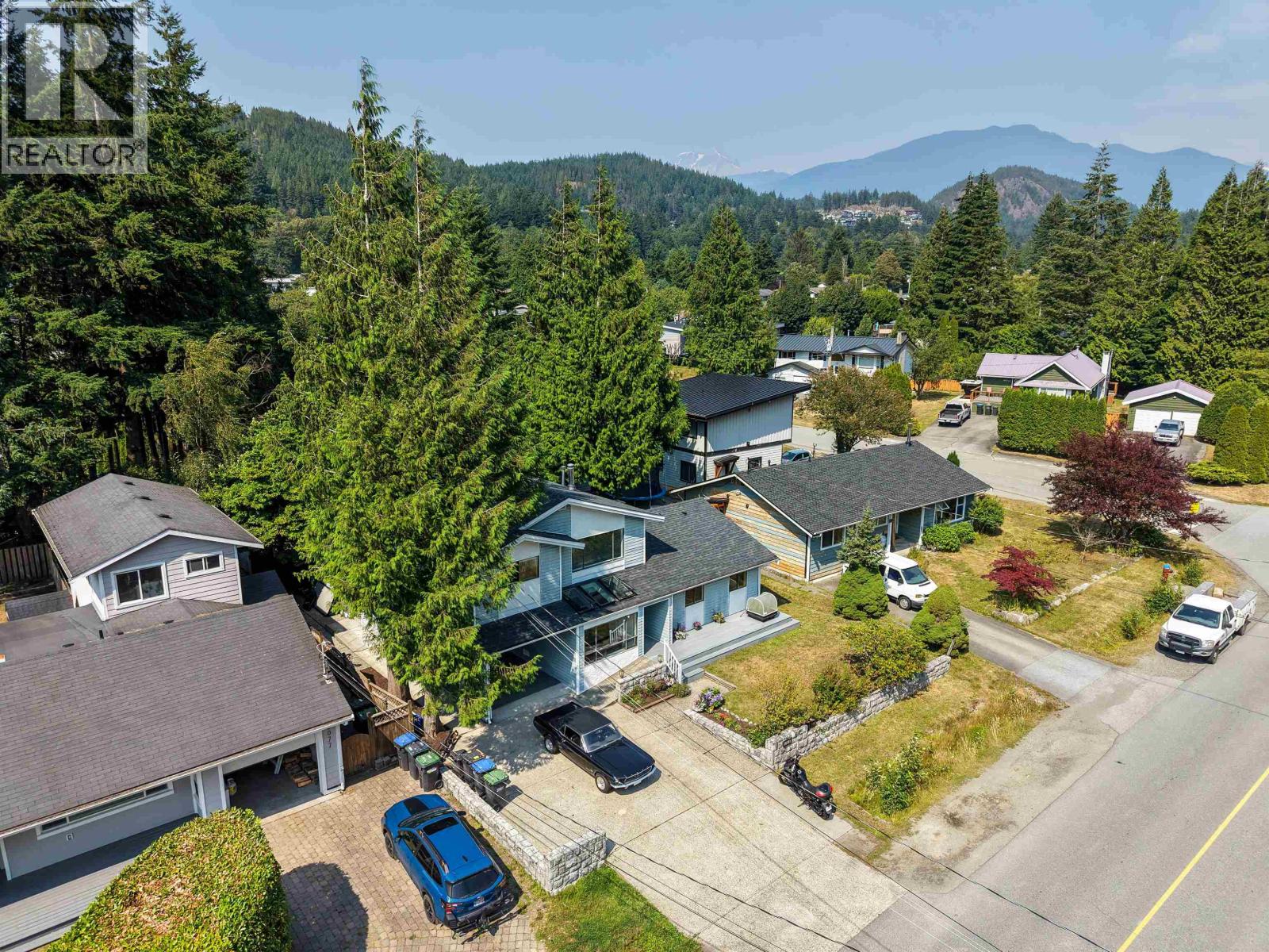 38089 GUILFORD DRIVE, Squamish
