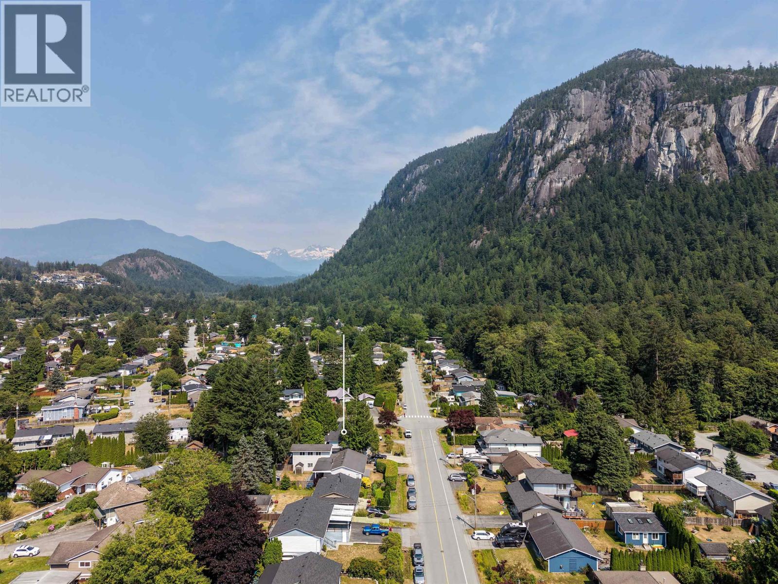 38089 GUILFORD DRIVE, Squamish