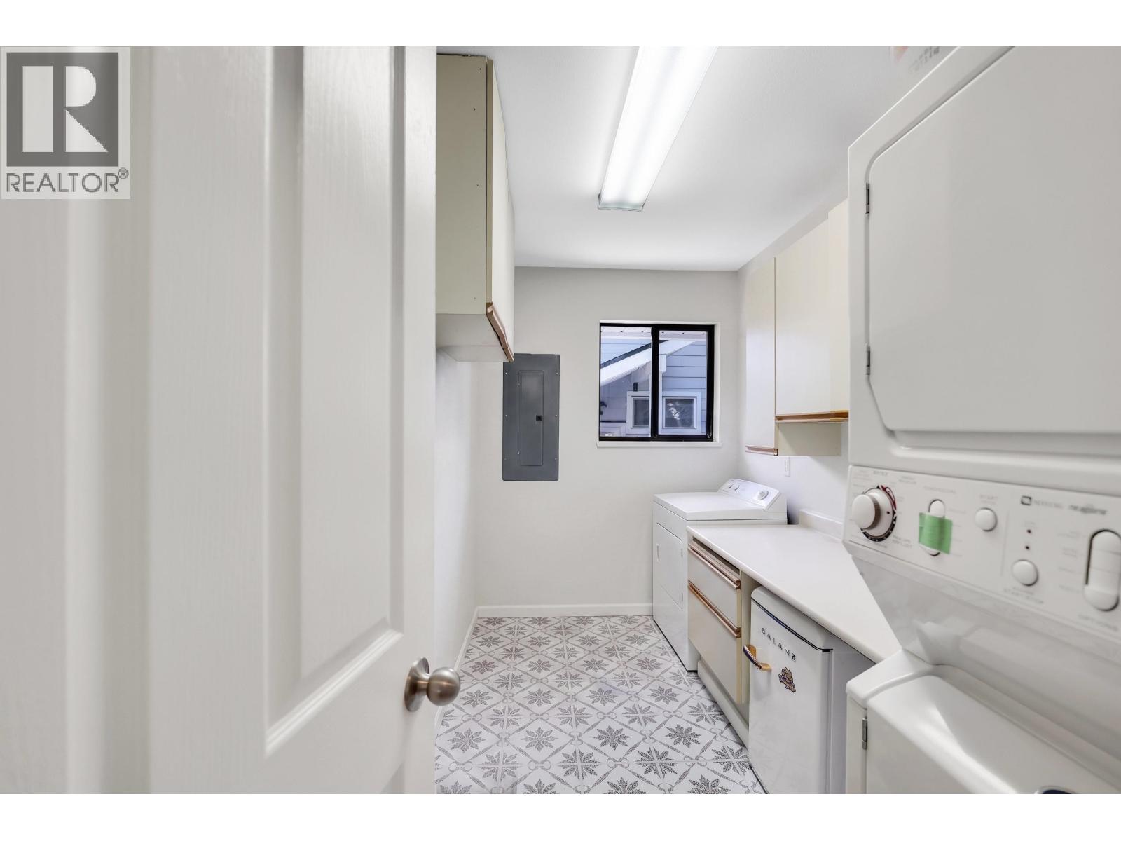 38089 GUILFORD DRIVE, Squamish