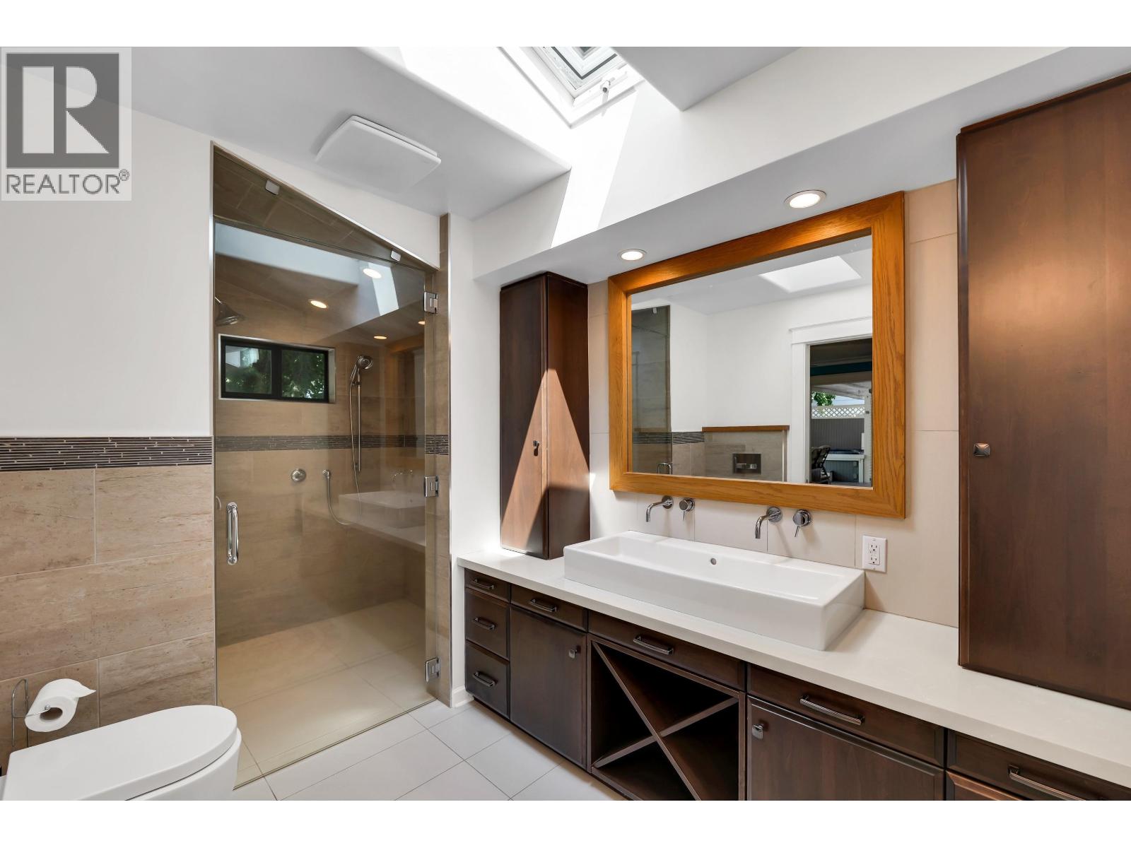 38089 GUILFORD DRIVE, Squamish