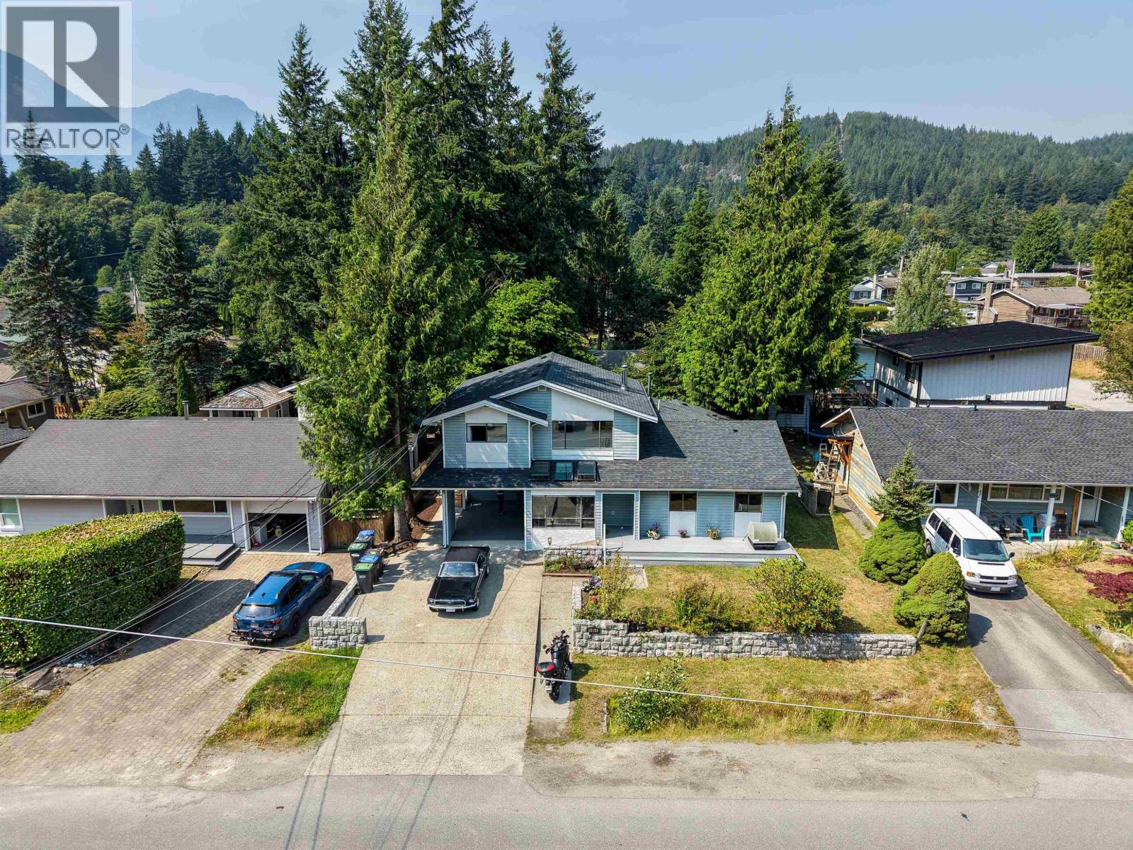 38089 GUILFORD DRIVE, Squamish