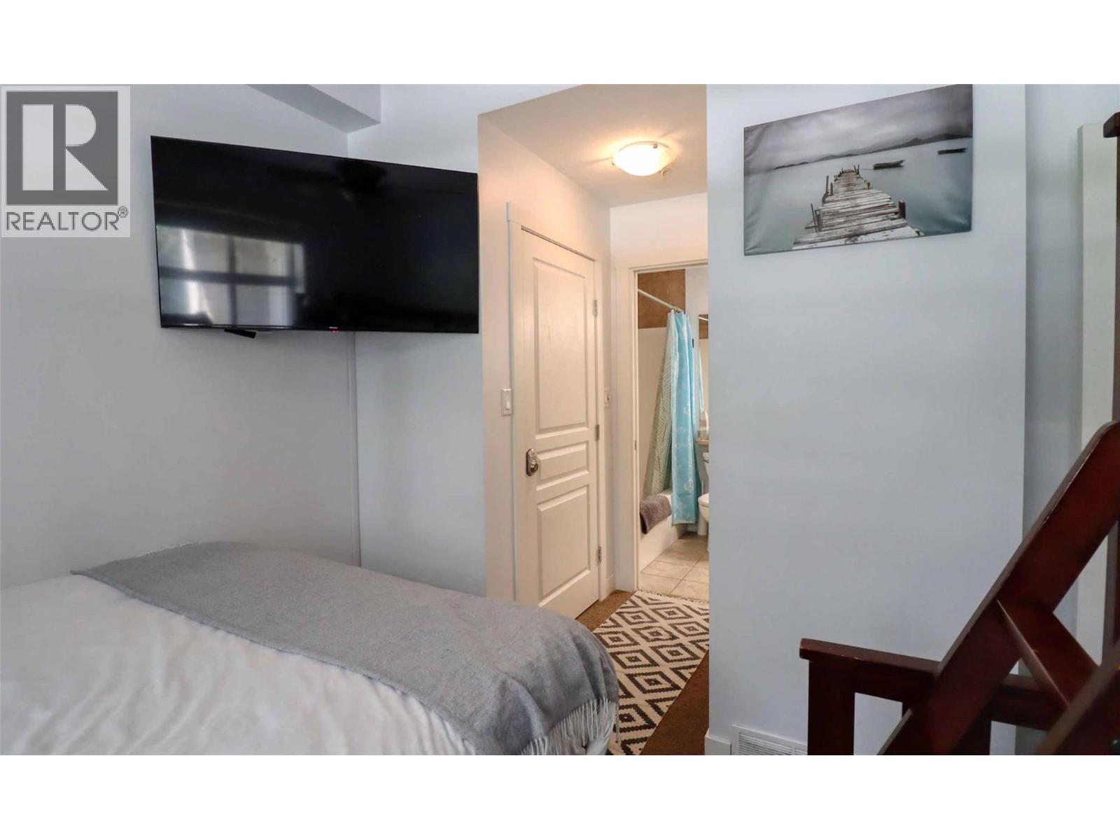 #208 302 Mara Lake Lane - 12