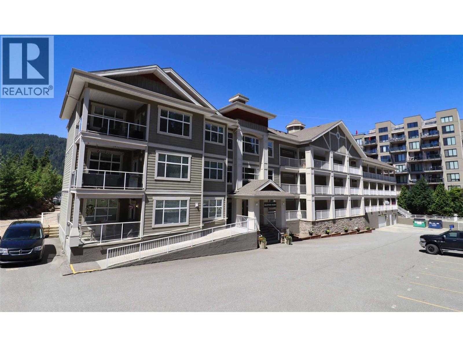 #208 302 Mara Lake Lane - 65