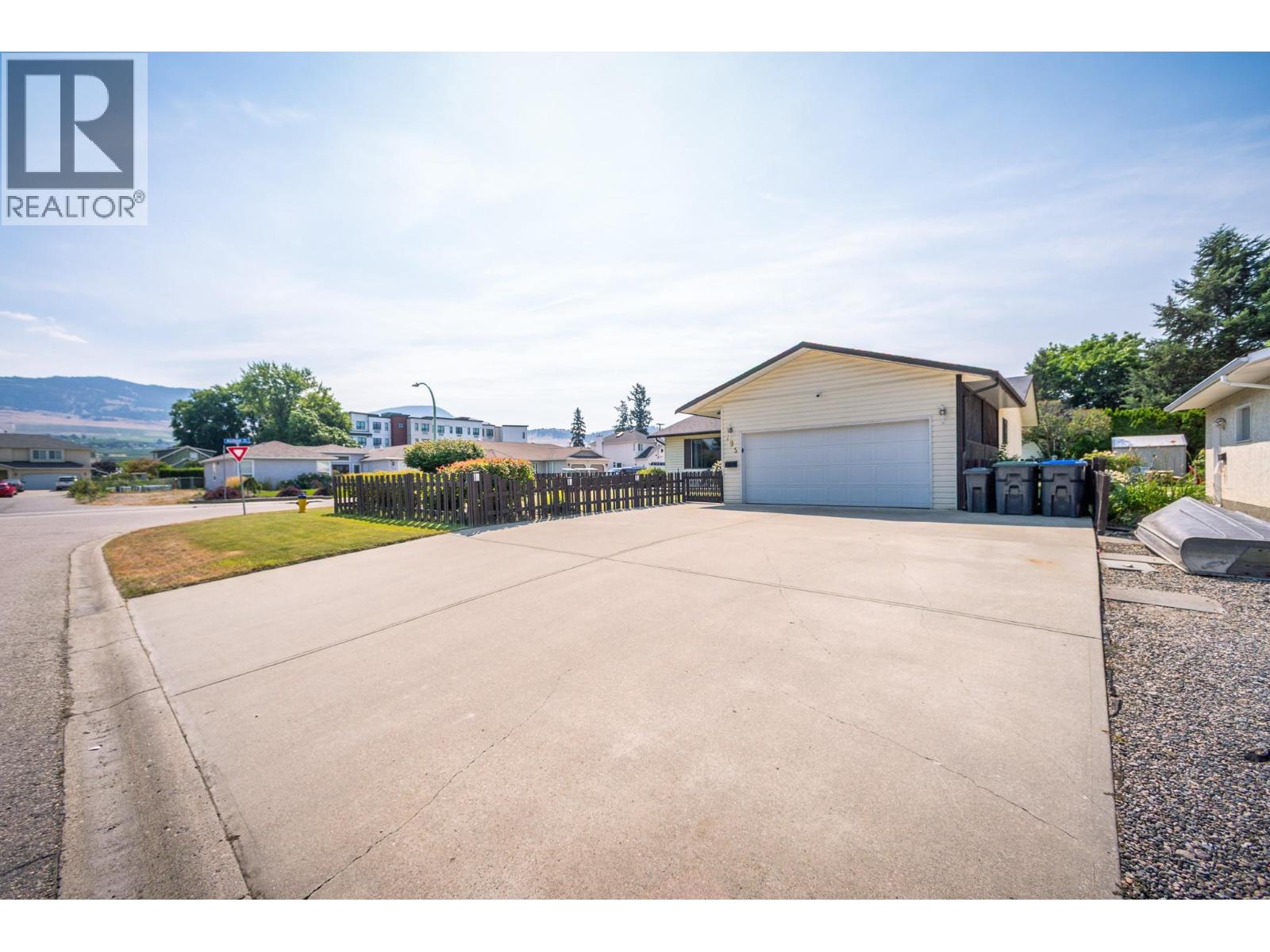195 Felix Road - 30