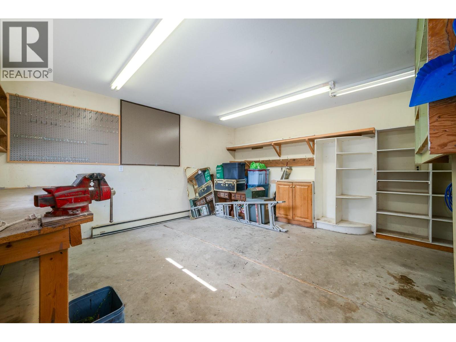195 Felix Road - 43