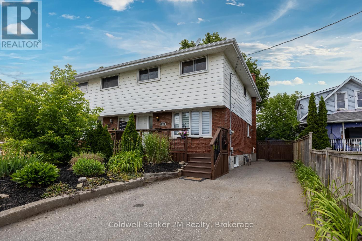 152 TAUNTON ROAD W - 1