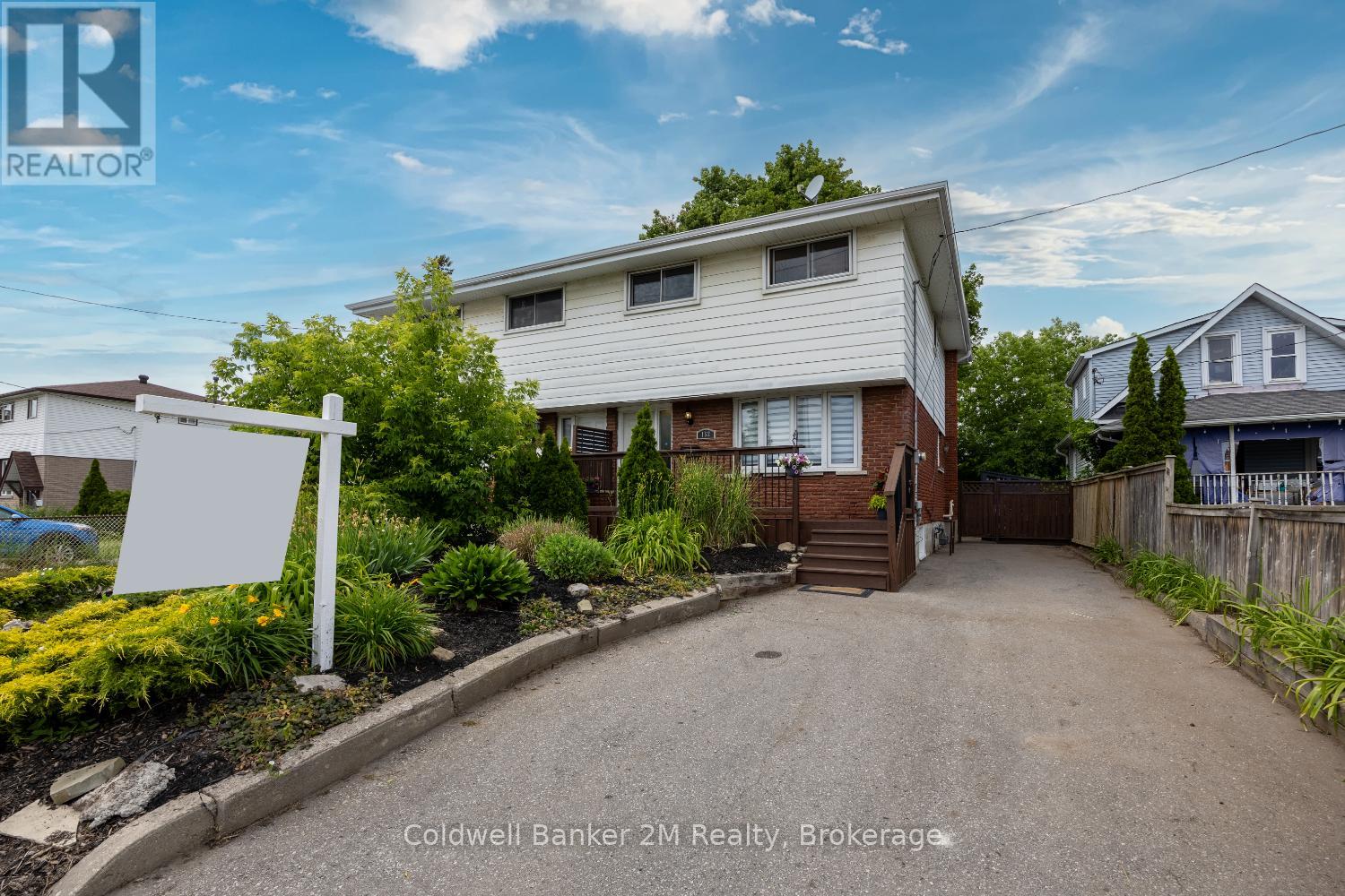 152 TAUNTON ROAD W - 2