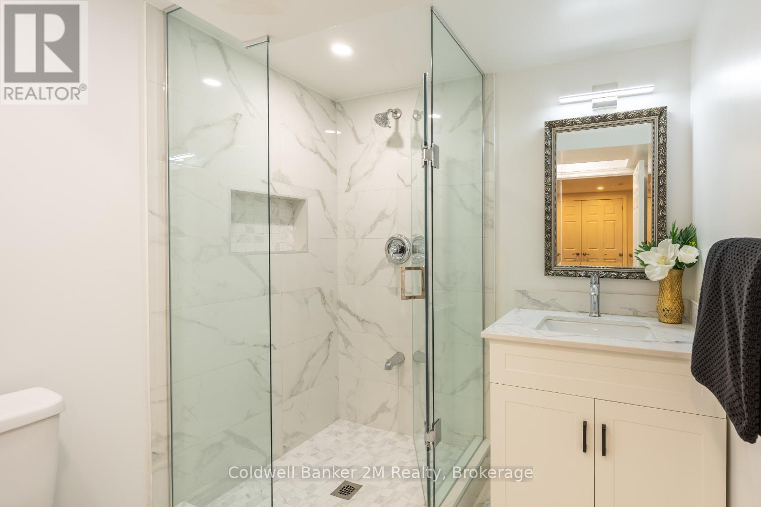 152 TAUNTON ROAD W - 26