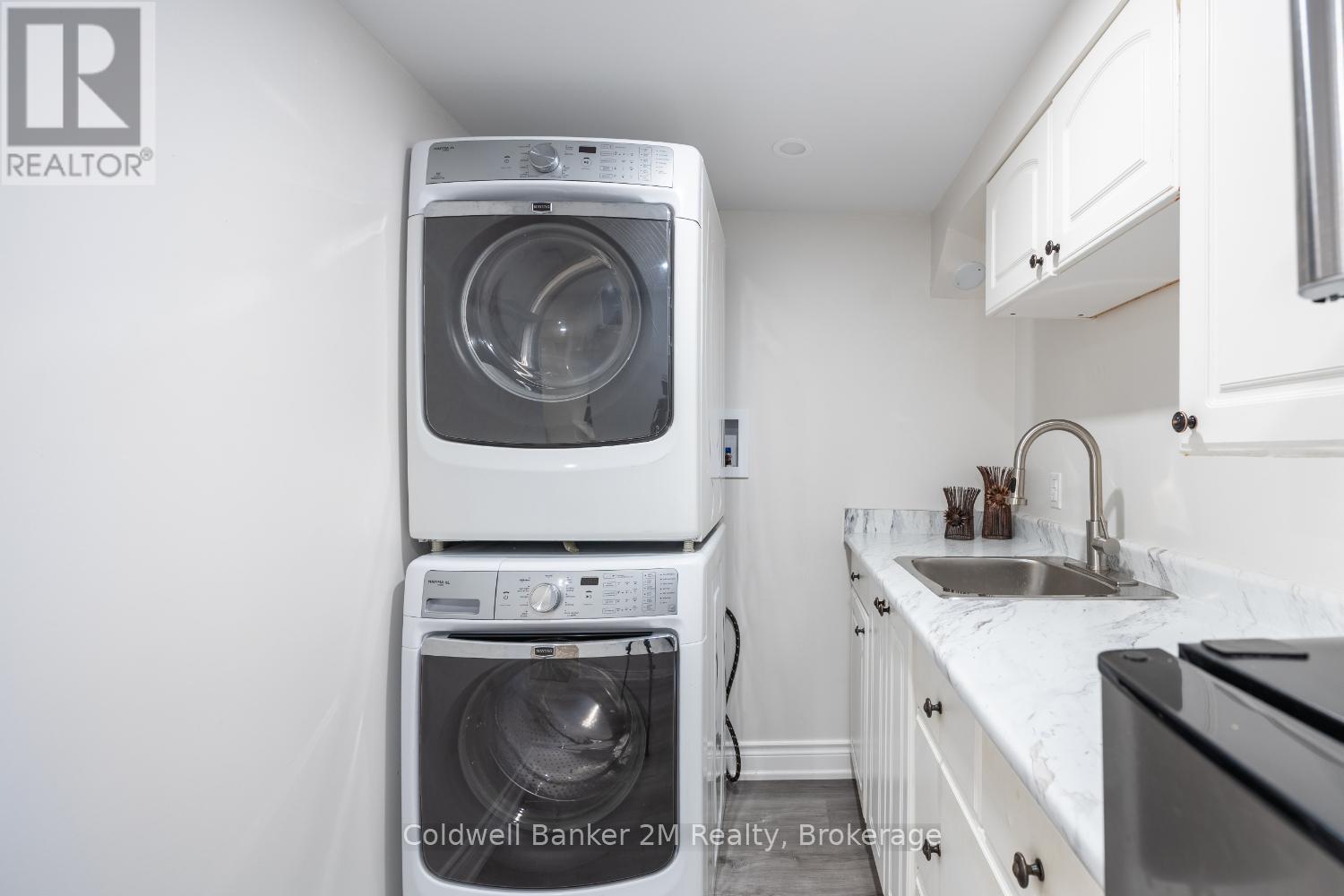 152 TAUNTON ROAD W - 28
