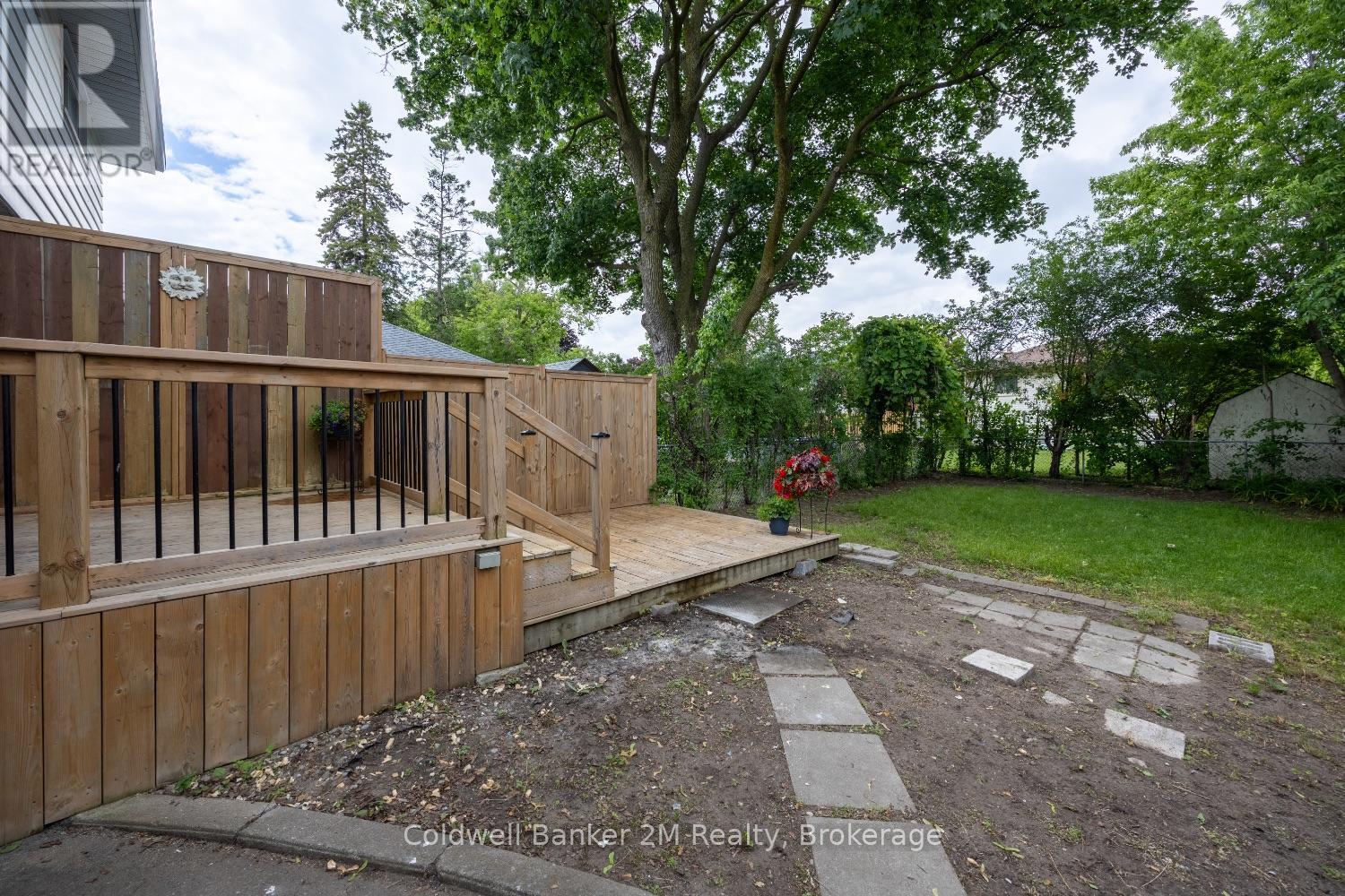 152 TAUNTON ROAD W - 34