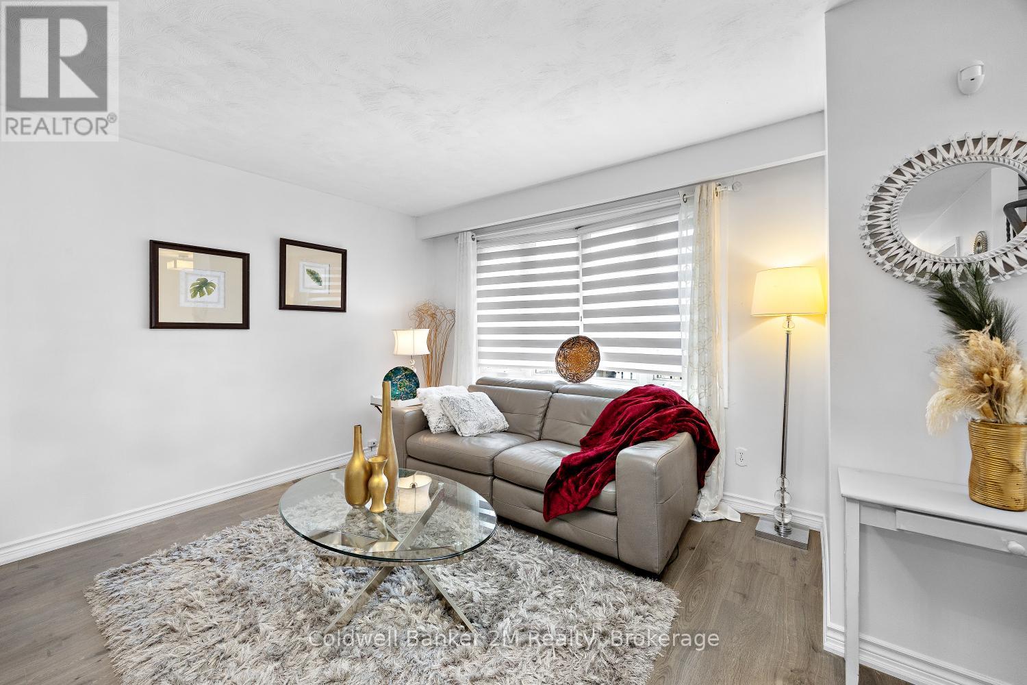 152 TAUNTON ROAD W - 4