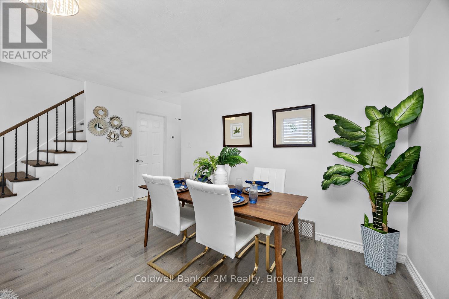 152 TAUNTON ROAD W - 7