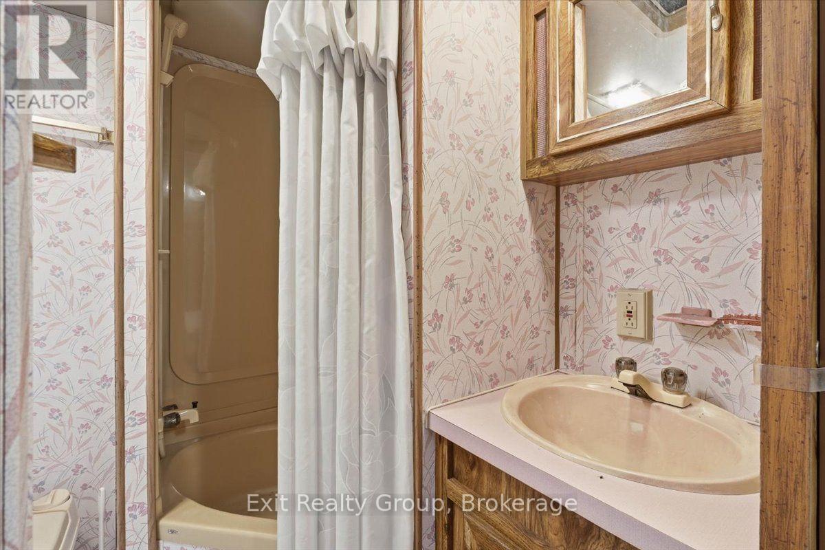 71 COOKE LANE - 23