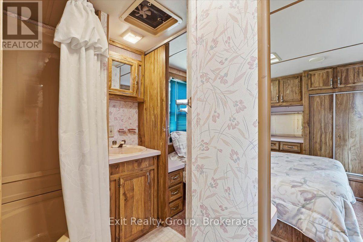 71 COOKE LANE - 24