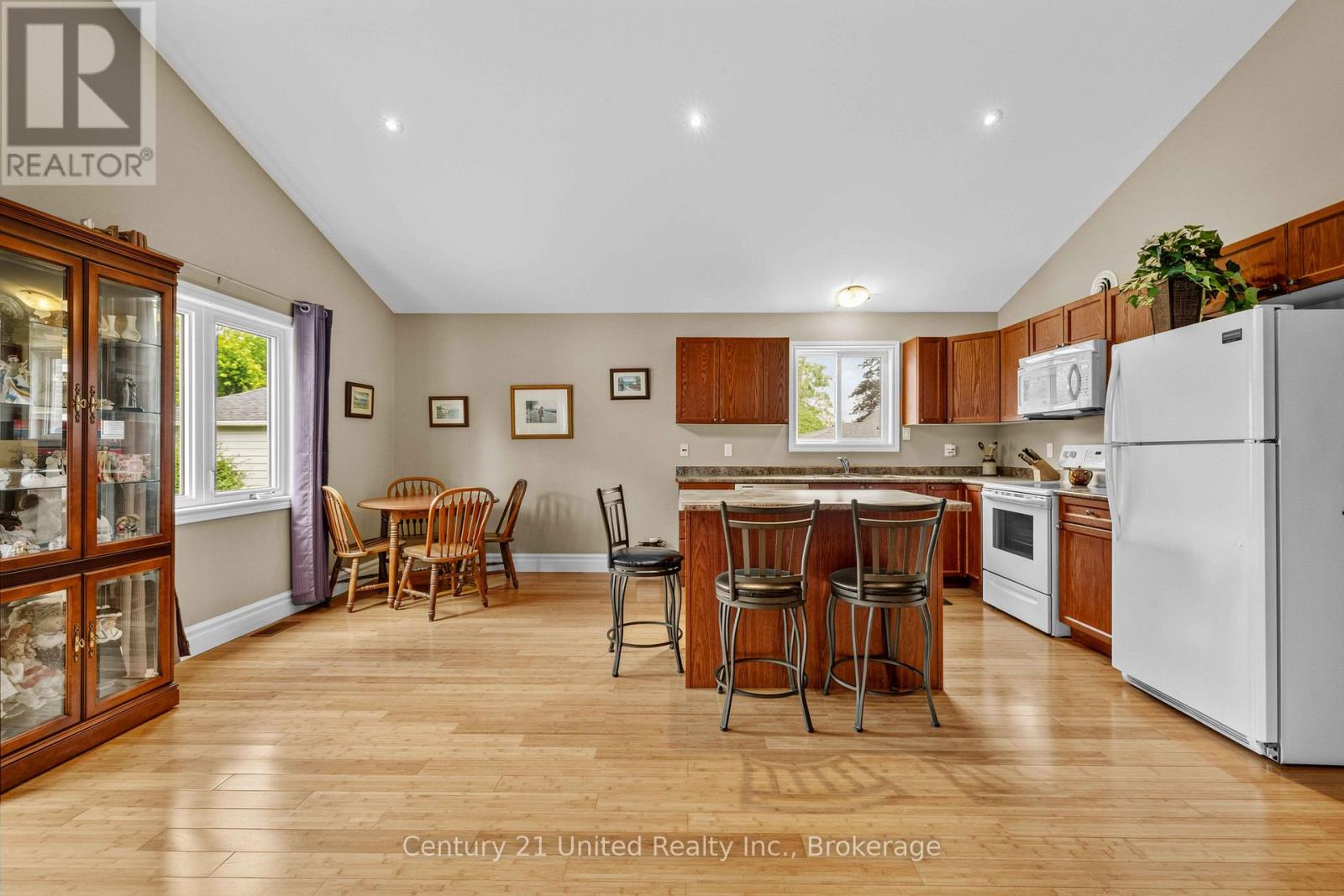 127.5 ADELAIDE STREET S - 10
