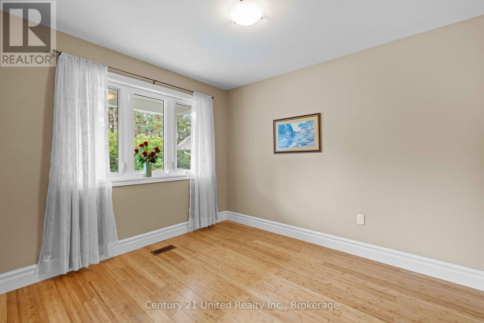 127.5 ADELAIDE STREET S - 22