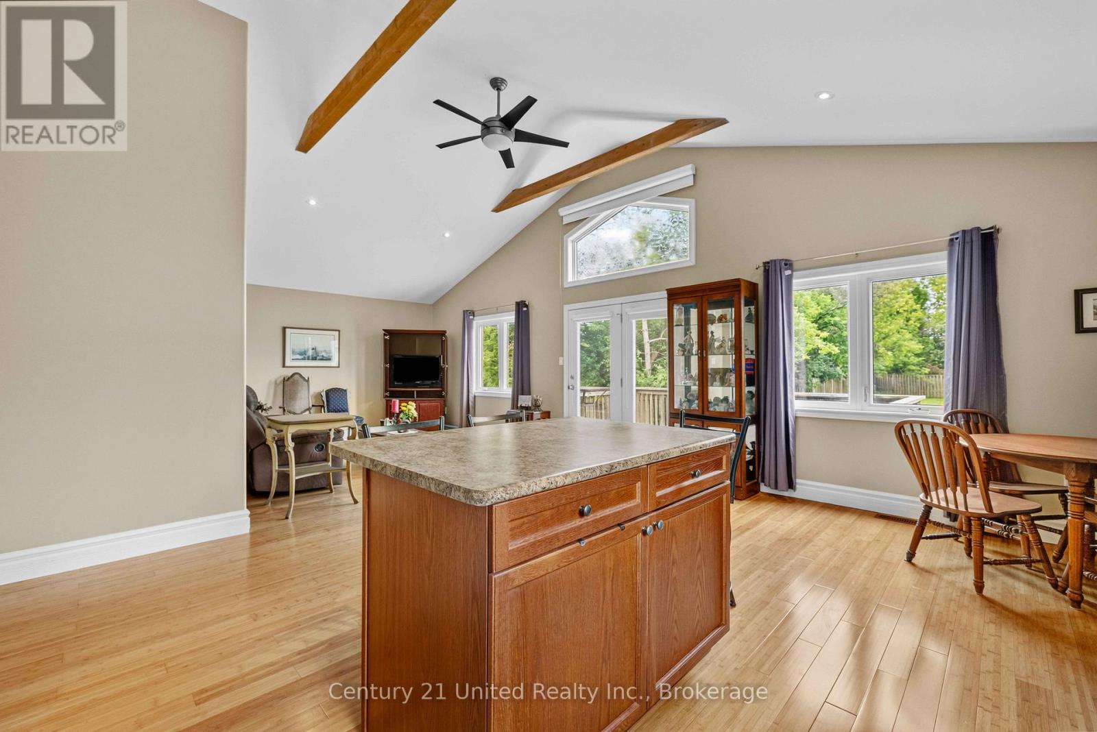 127.5 ADELAIDE STREET S - 7