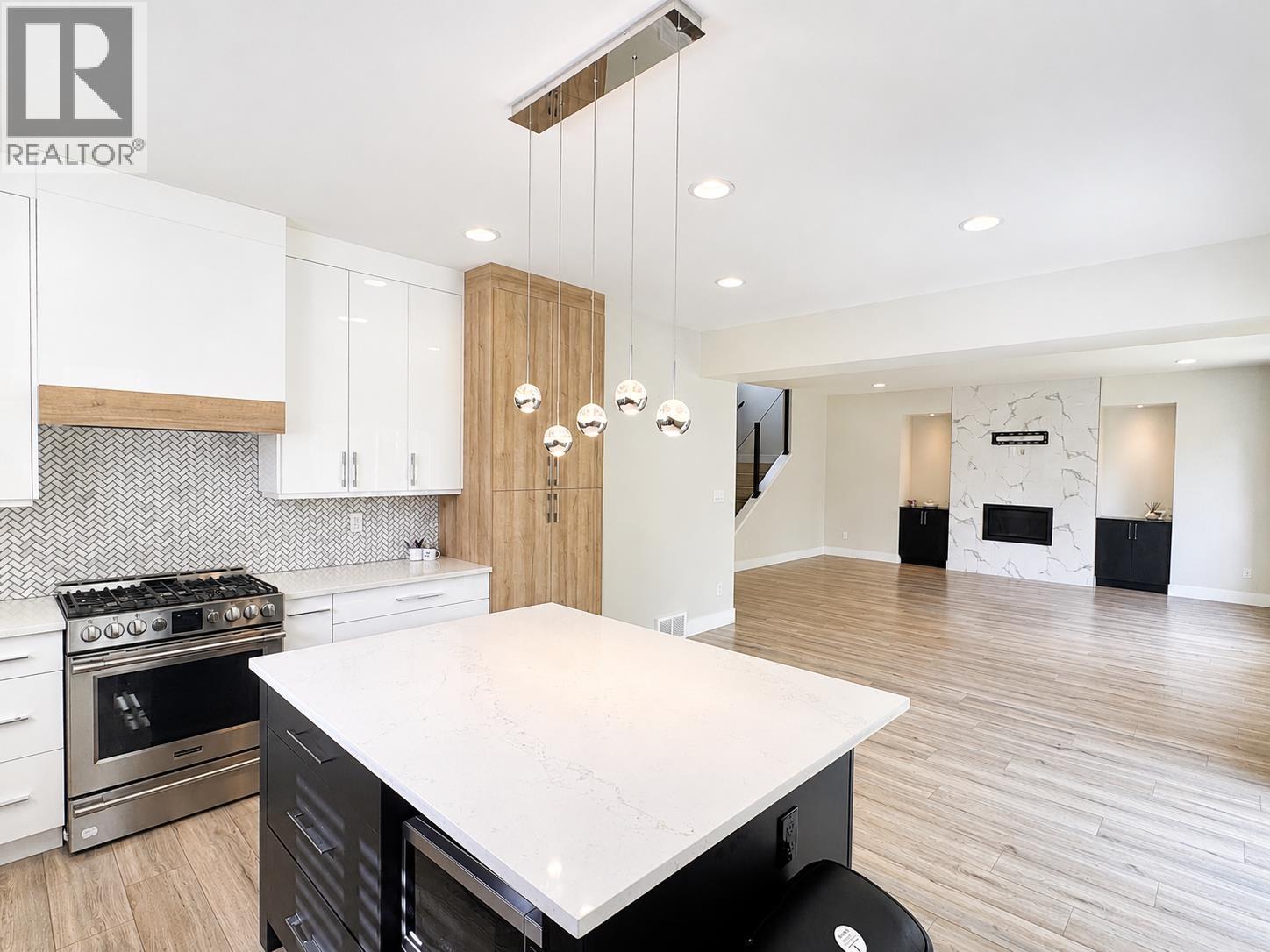 Photo 14 of 41 — 3731 PARKVIEW CRESCENT · Prince George, BC