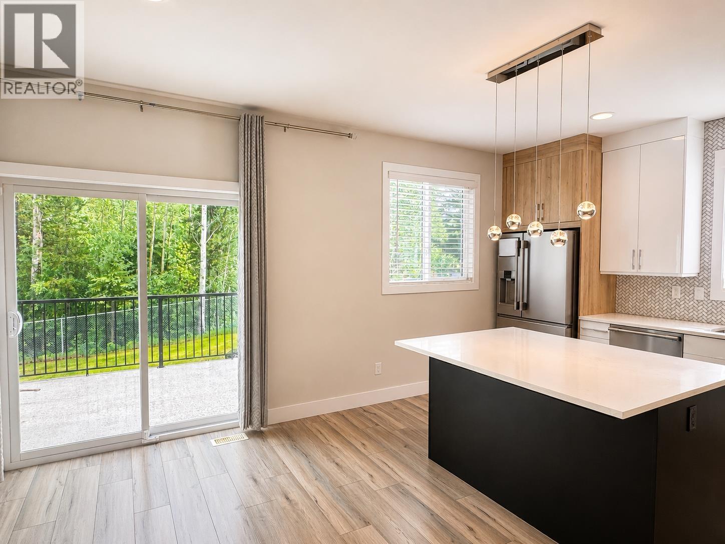 Photo 15 of 41 — 3731 PARKVIEW CRESCENT · Prince George, BC