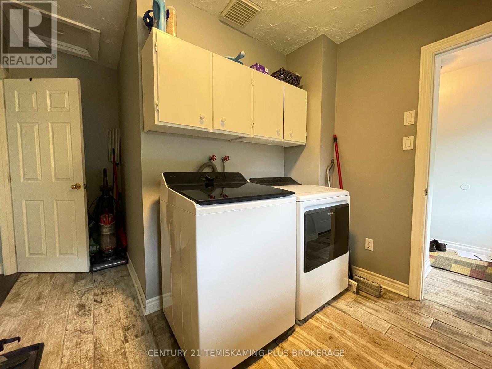 805519 HOOPER ROAD - 33