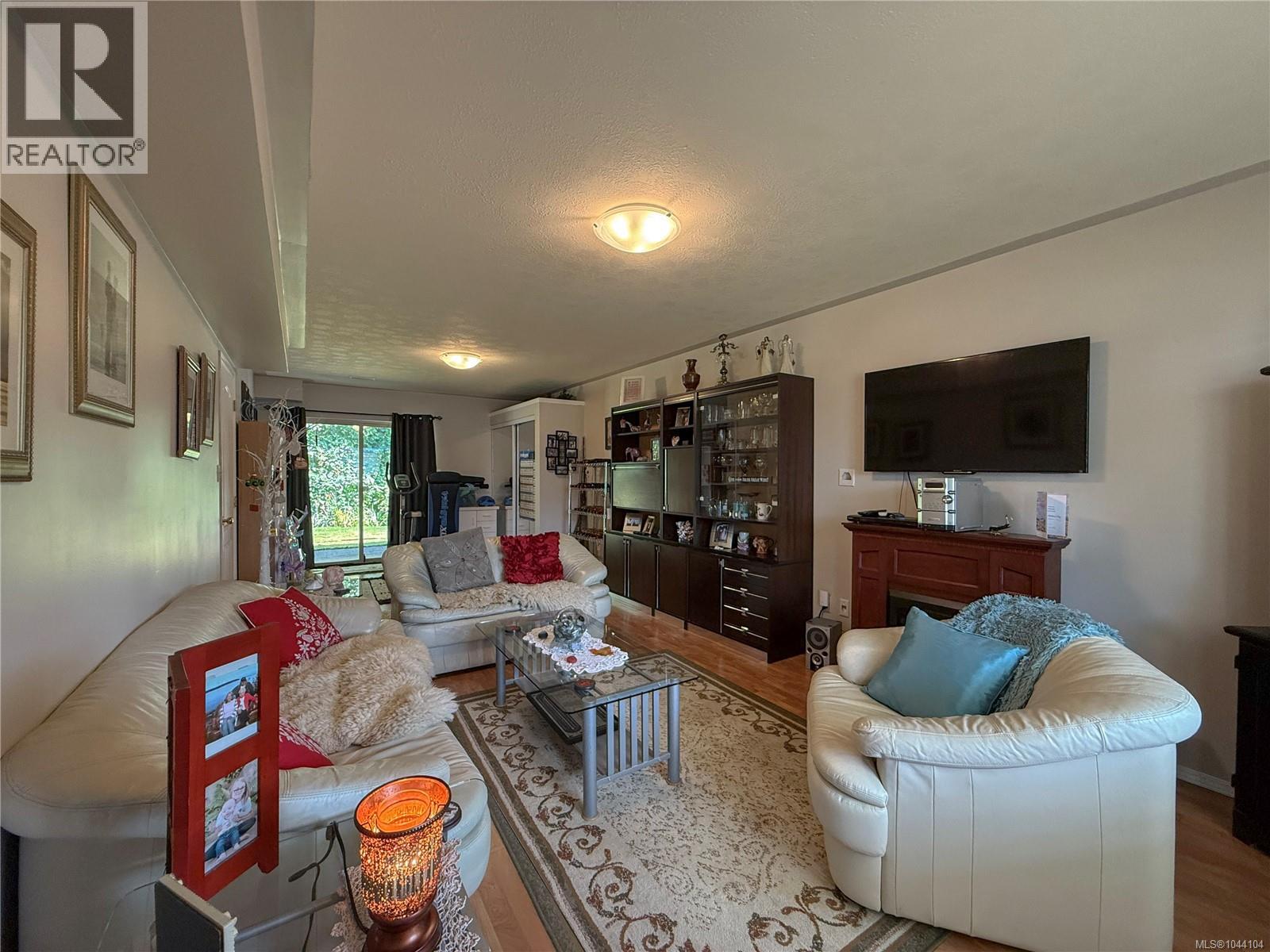 2525 Soderholm Crt - 24