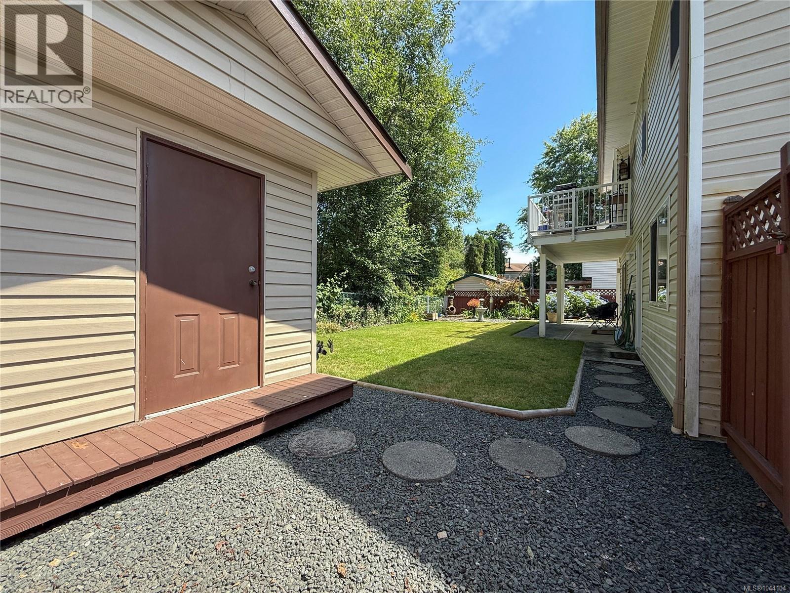 2525 Soderholm Crt - 38