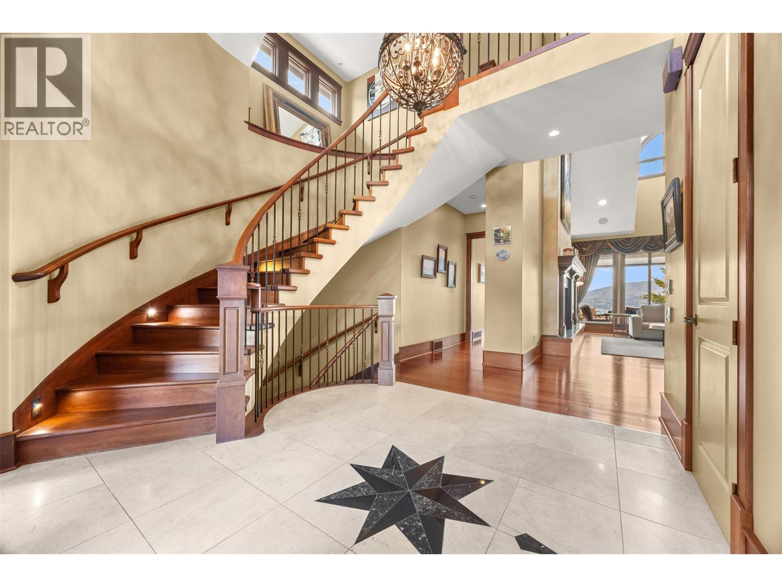  2449 Selkirk Drive, Kelowna