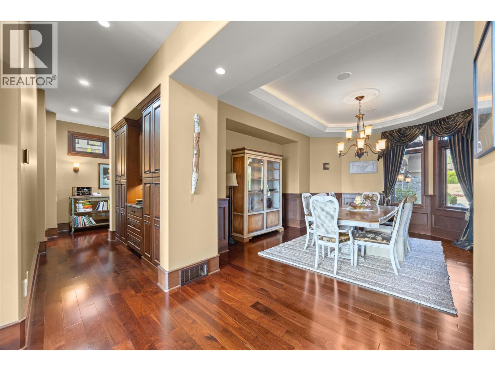 2449 Selkirk Drive - 39