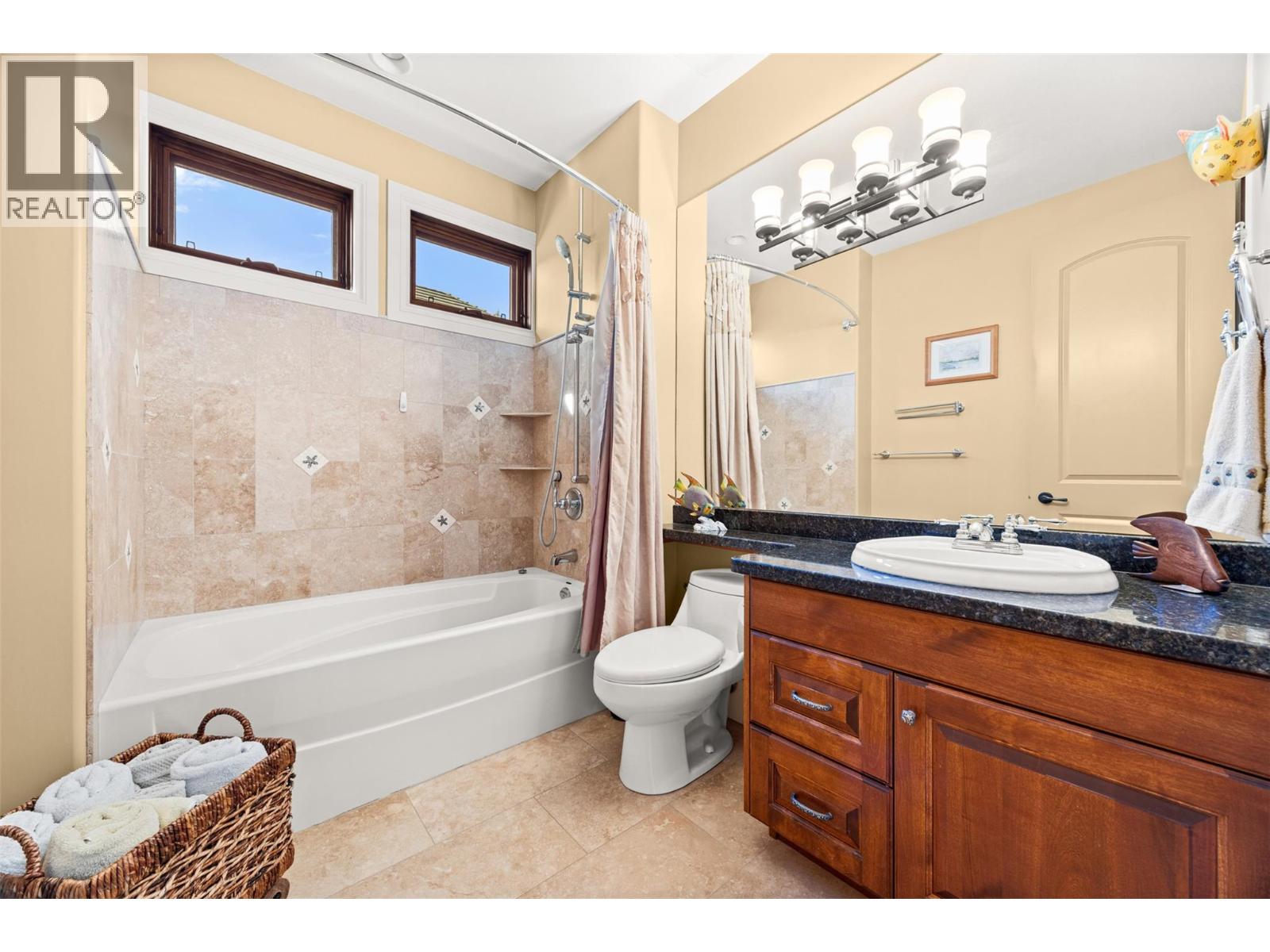 2449 Selkirk Drive - 70