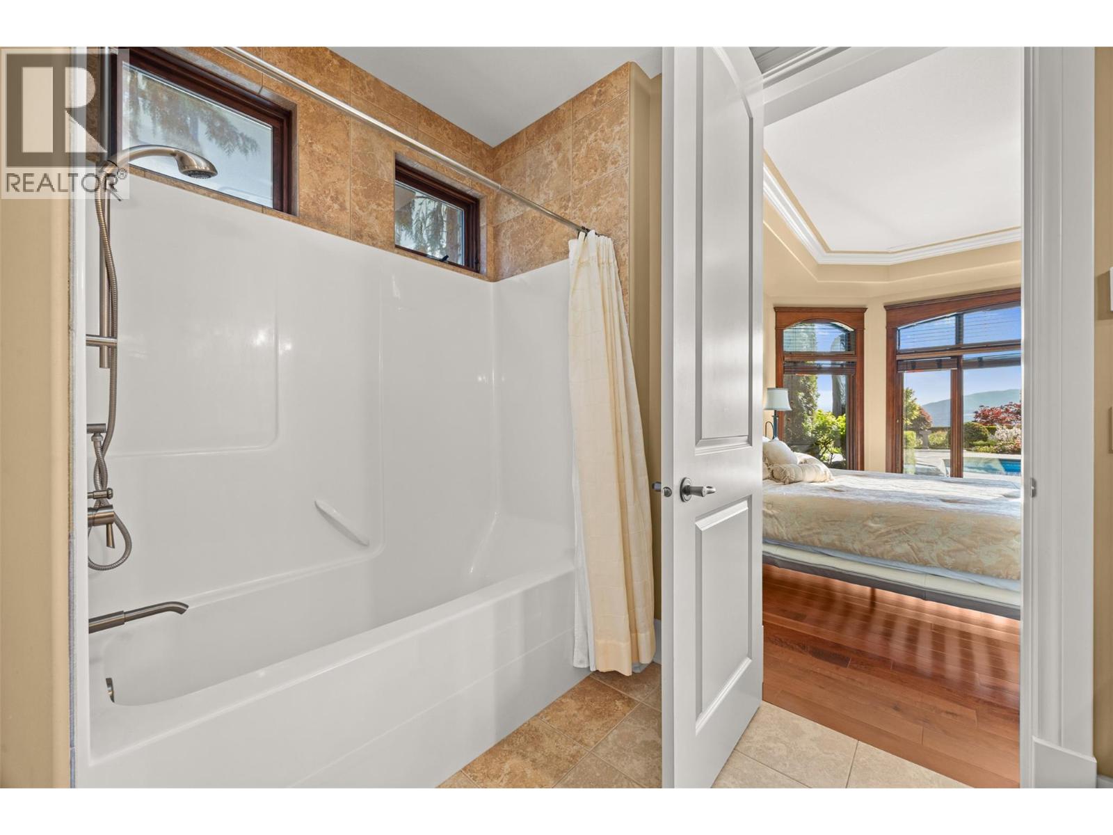  2449 Selkirk Drive, Kelowna
