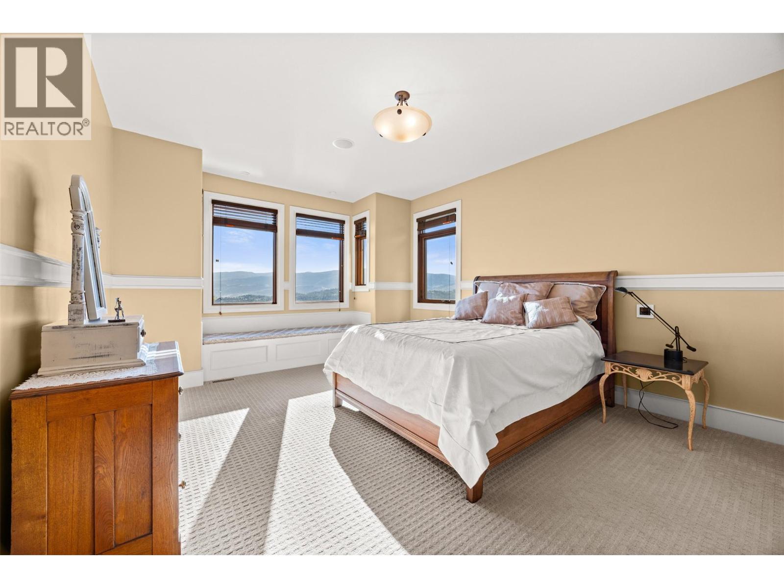  2449 Selkirk Drive, Kelowna