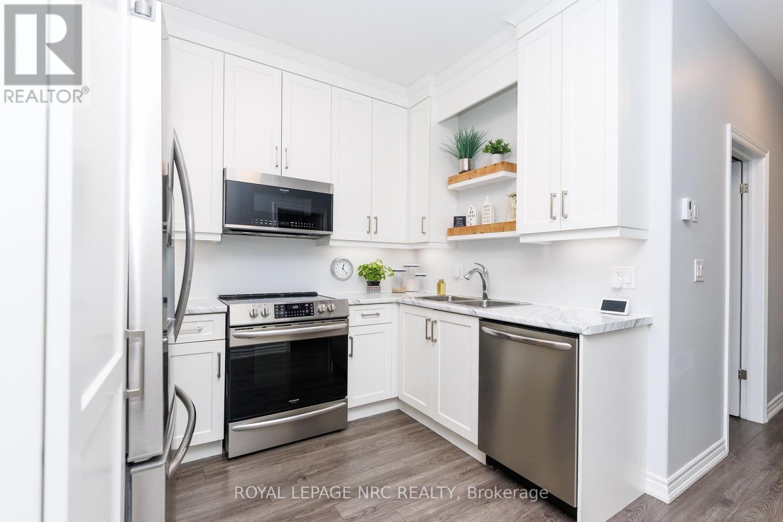 #205 529 SOUTH PELHAM ROAD - 15