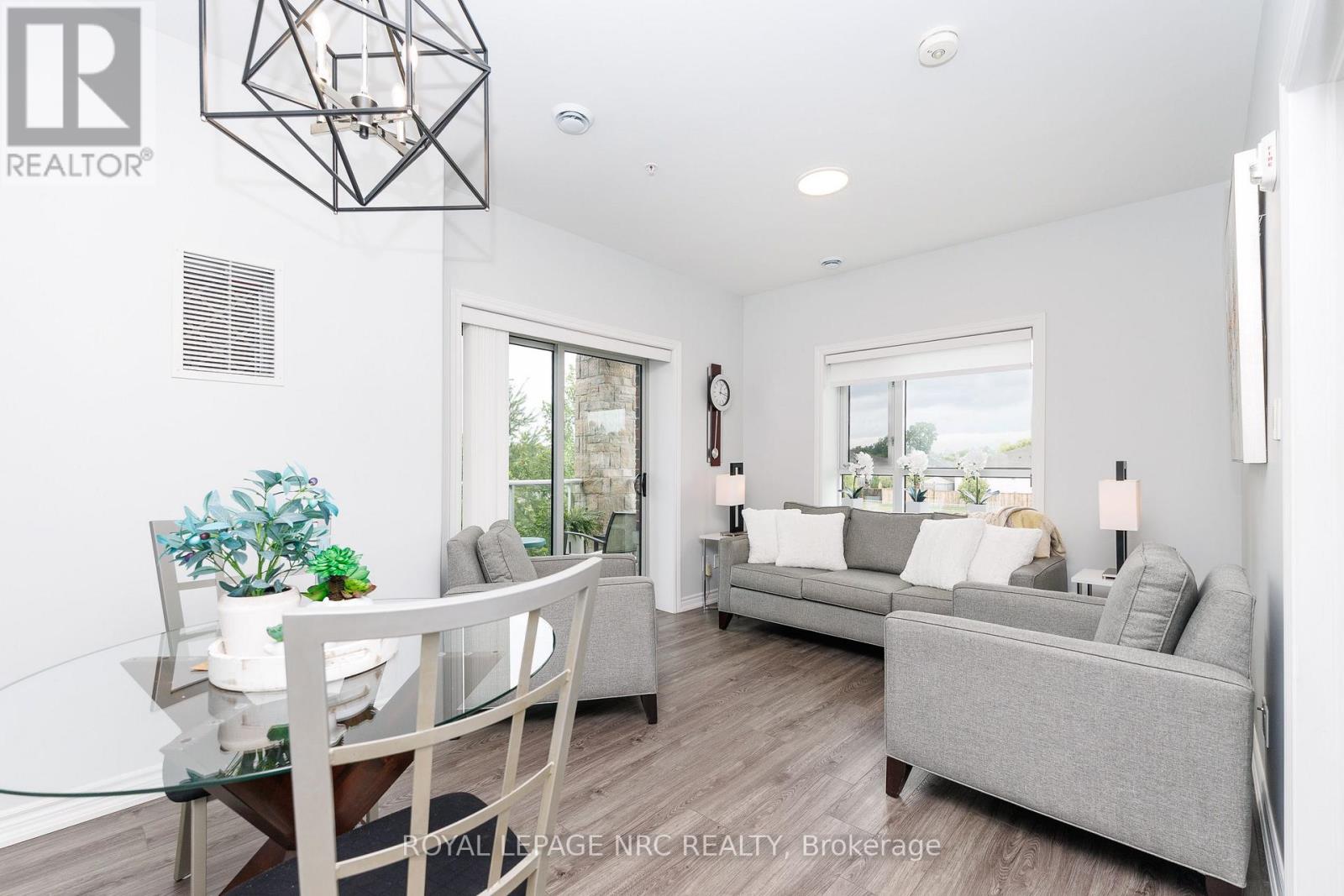 #205 529 SOUTH PELHAM ROAD - 16